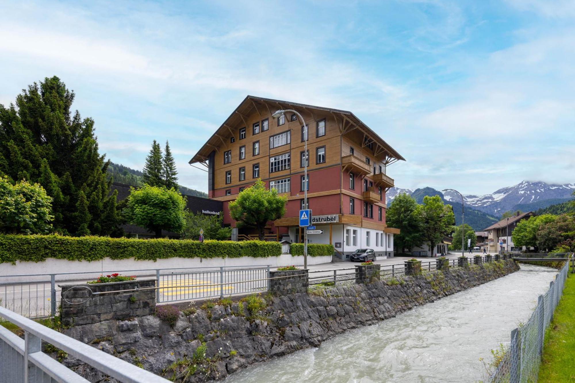 Sporthotel Wildstrubel Ленк Екстер'єр фото